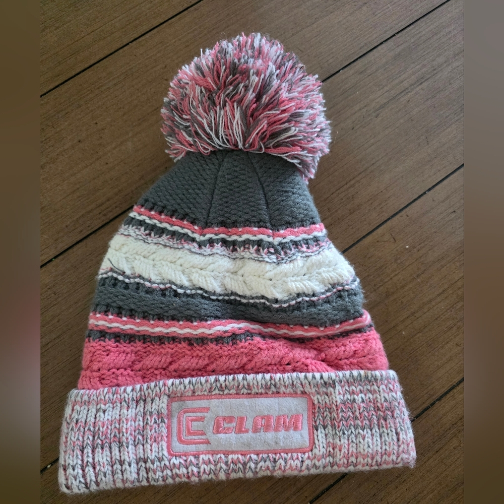 Clam Pink Gray Ice Fishing Knit Pom Hat Womens EUC!!!
